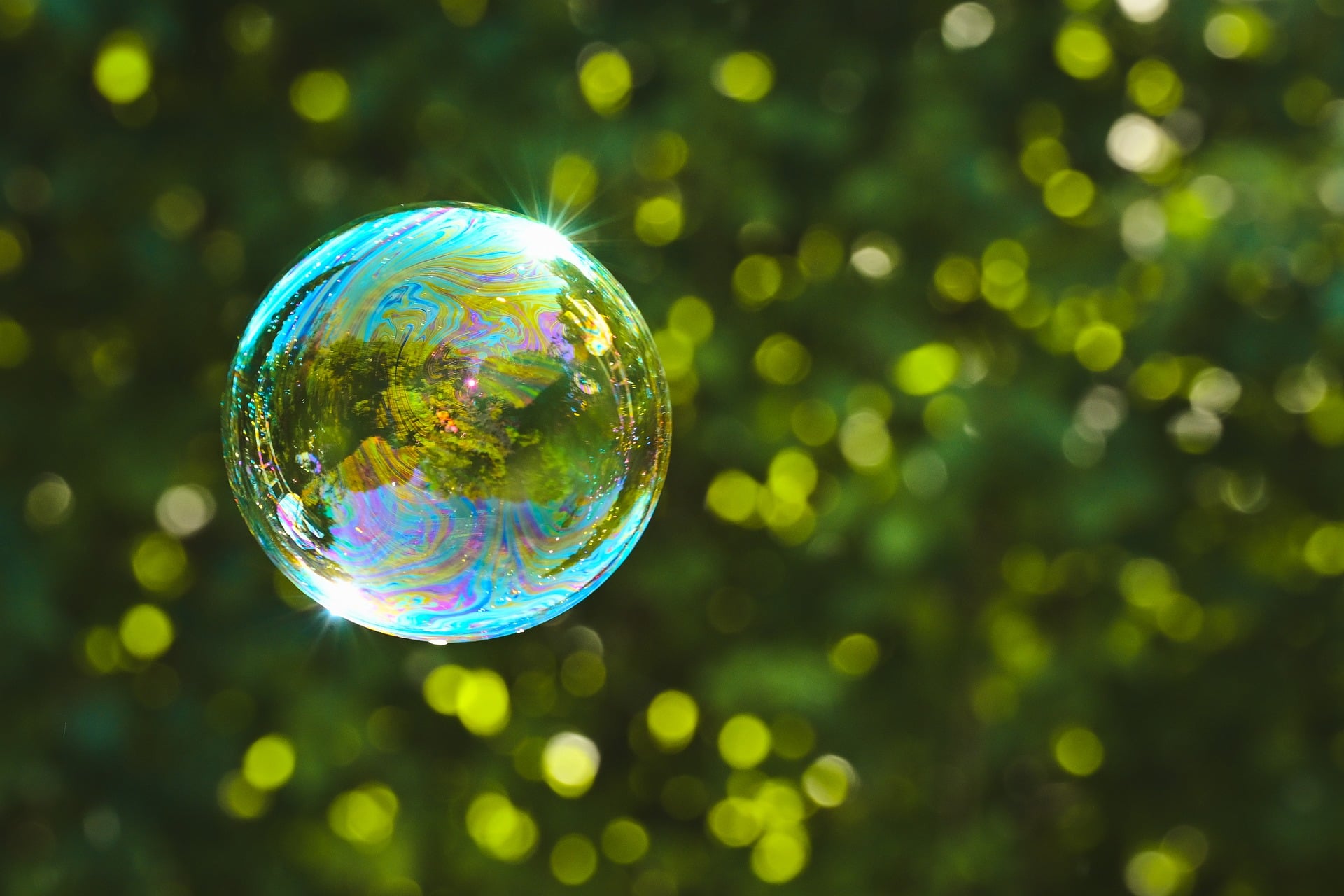 alexas_fotos-soap-bubble-10379655_1920